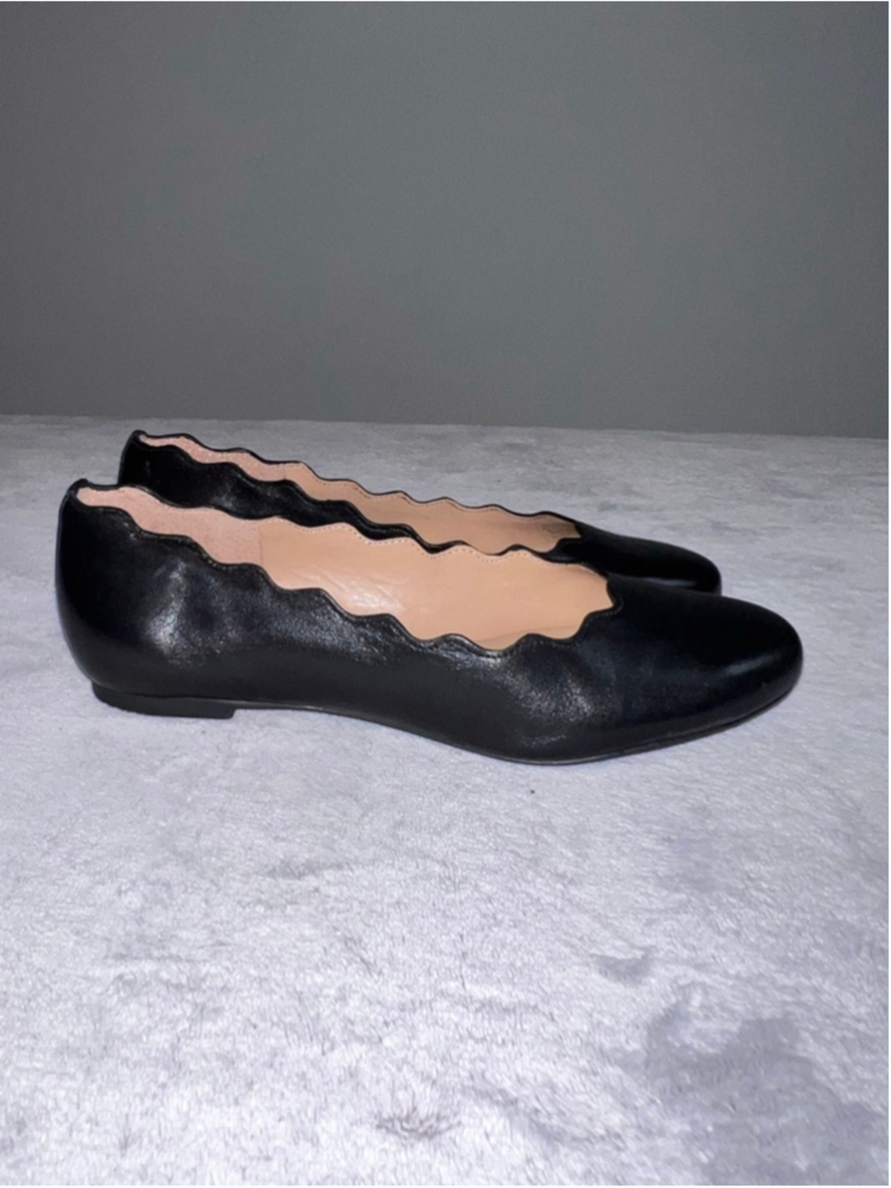Women's Copper Key Black Scalloped Ballet Flats Size 6